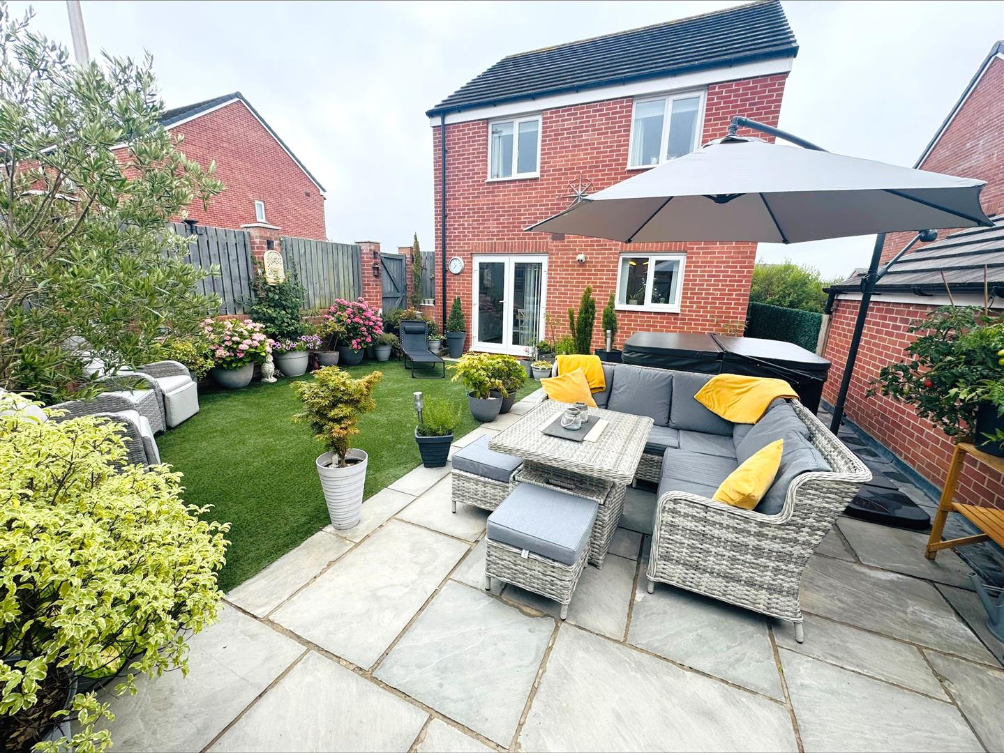 Clos Y Nant, Carway, Kidwelly, SA17 4JH